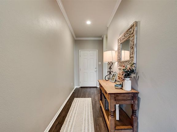 3rd image of 2401 Gelbray Pl