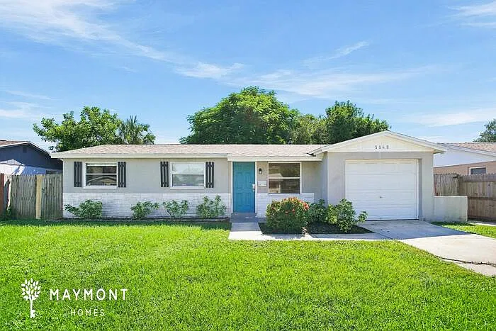 3 bed, 1.0 bath, 895 sqft, $1,945 — Photo 1