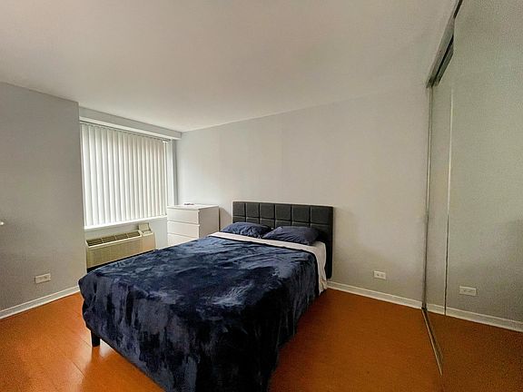 5th image of 211 E Ohio St APT 1808