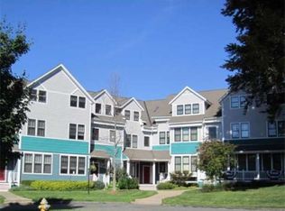 12 Crescent Hl, Springfield, MA 01105