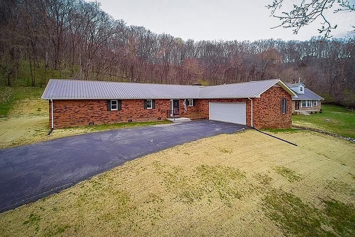 1st image of 821 Oldfield Dr