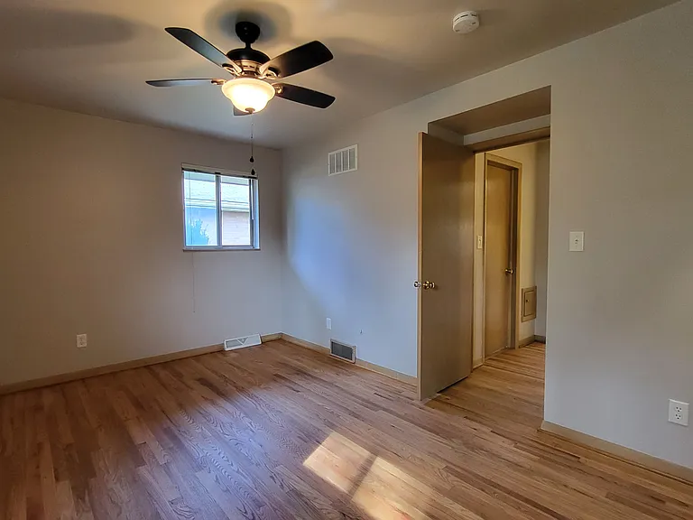 4365 Glenmawr Ave — Photo 17