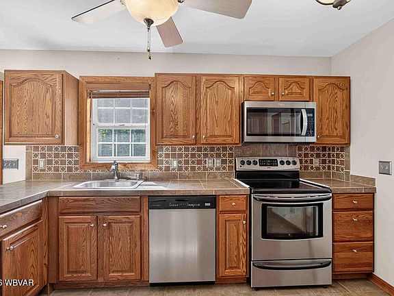4th image of 95 Tonetta Ln