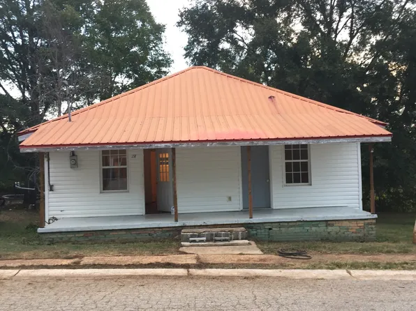 24 Pine St, Grantville, GA 30220