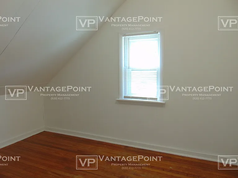 1163 McCormick St — Photo 5