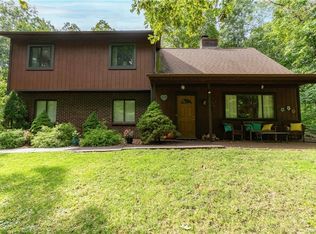 22 Woodcliff Dr, Stormville, NY 12582