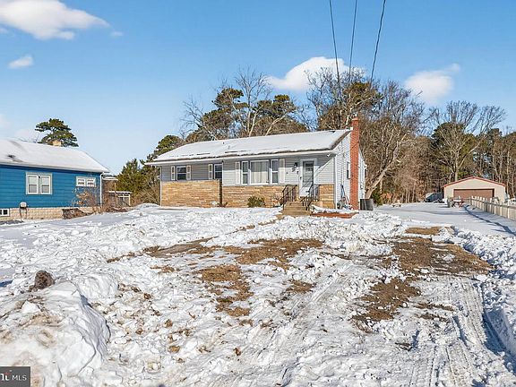 2nd image of 2039 Bangor Ave
