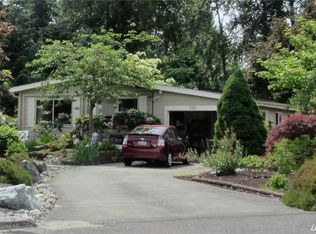 1122 Lake View Cir, Bothell, WA 98021