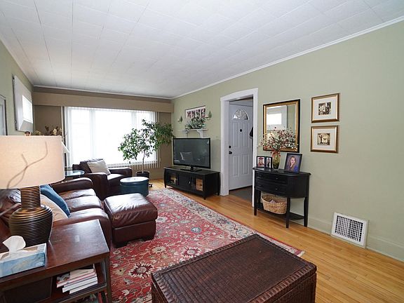 4th image of 6123 N Harlem Ave