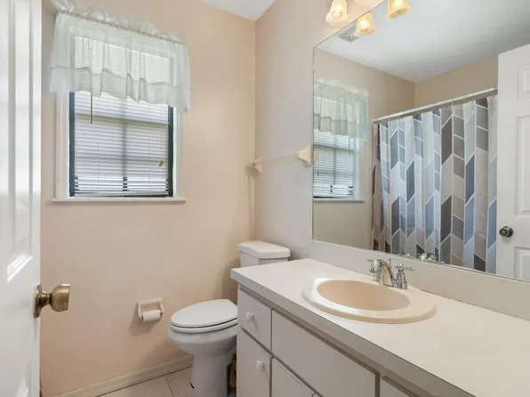 410 39th Court, Vero Beach, FL 32968