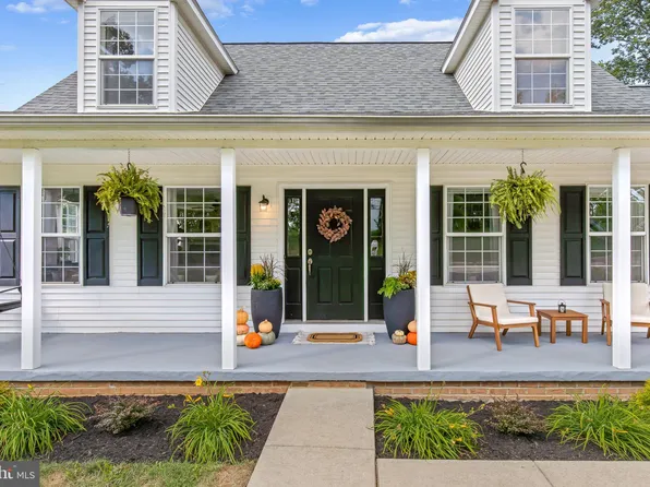 4431 Lynwood Dr, Spring Grove, PA 17362