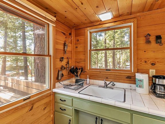 5th image of 655 Carnelian Rd