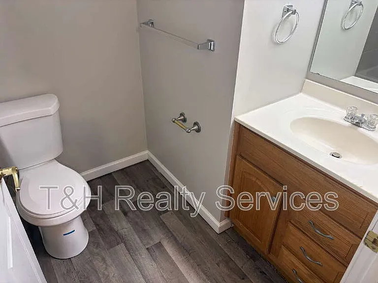 6609 Smithfield Dr — Photo 14