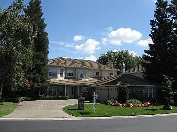 2nd image of 3512 Gleneagles Dr