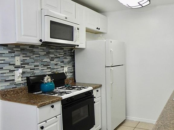 5th image of 10901 Laurel Canyon Blvd Unit 107