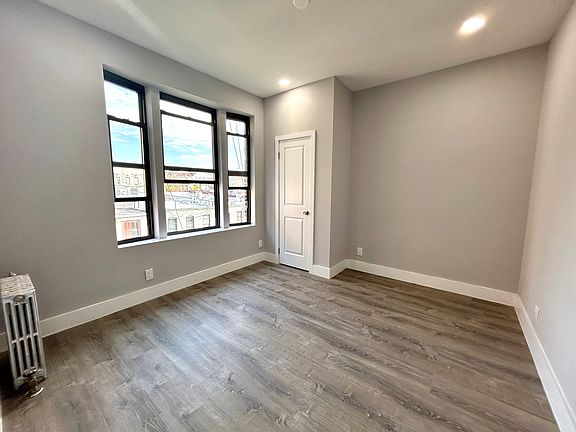 5th image of 569 W 182nd St APT 55