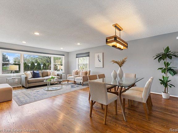 5th image of 4583 Forest Ave