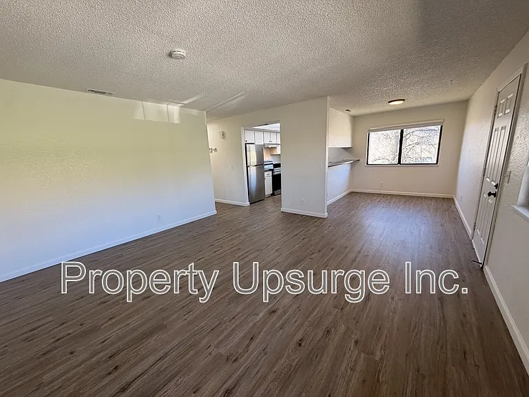 1313 Lancers Ln #6 — Photo 8