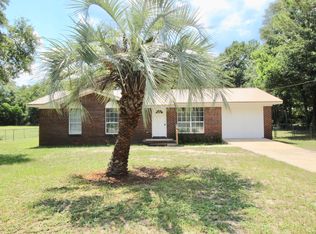 1301 N 20th St, Defuniak Springs, FL 32433