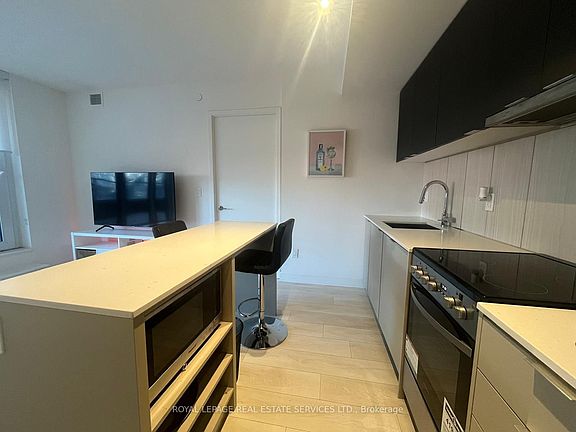 3rd image of 8 Tippett Rd #717
