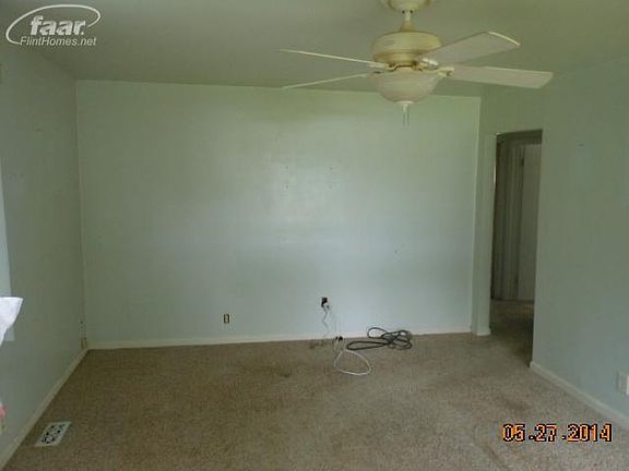 4th image of 2276 McLaren St