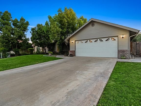 3rd image of 504 Lone Oak Court