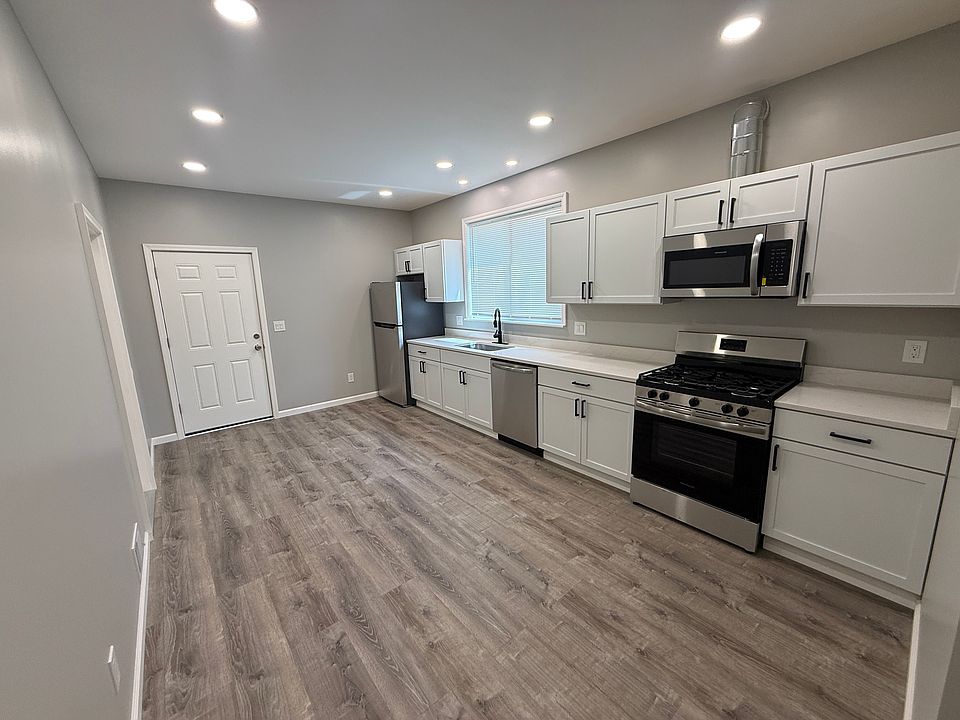 1st image of 413 Avon St
