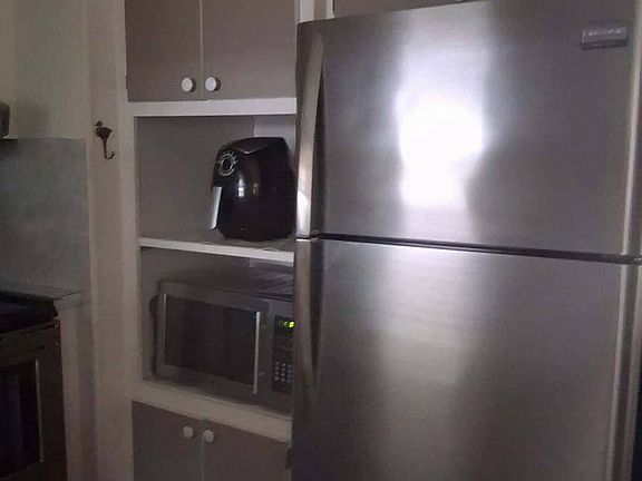 4th image of 35 Cocos Plumosa Dr