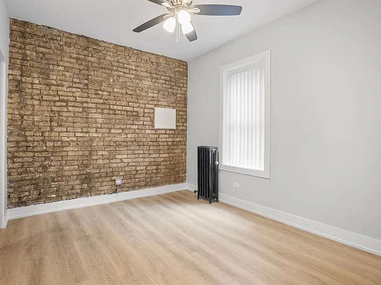 7417 N Clark St — Photo 17