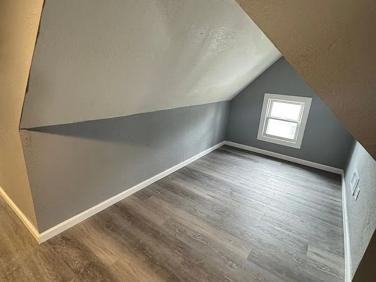 1315 Brown St — Photo 9