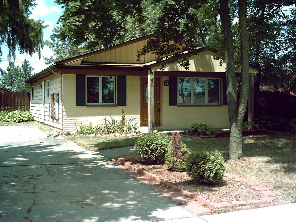 1st image of 3120 Parker Dr