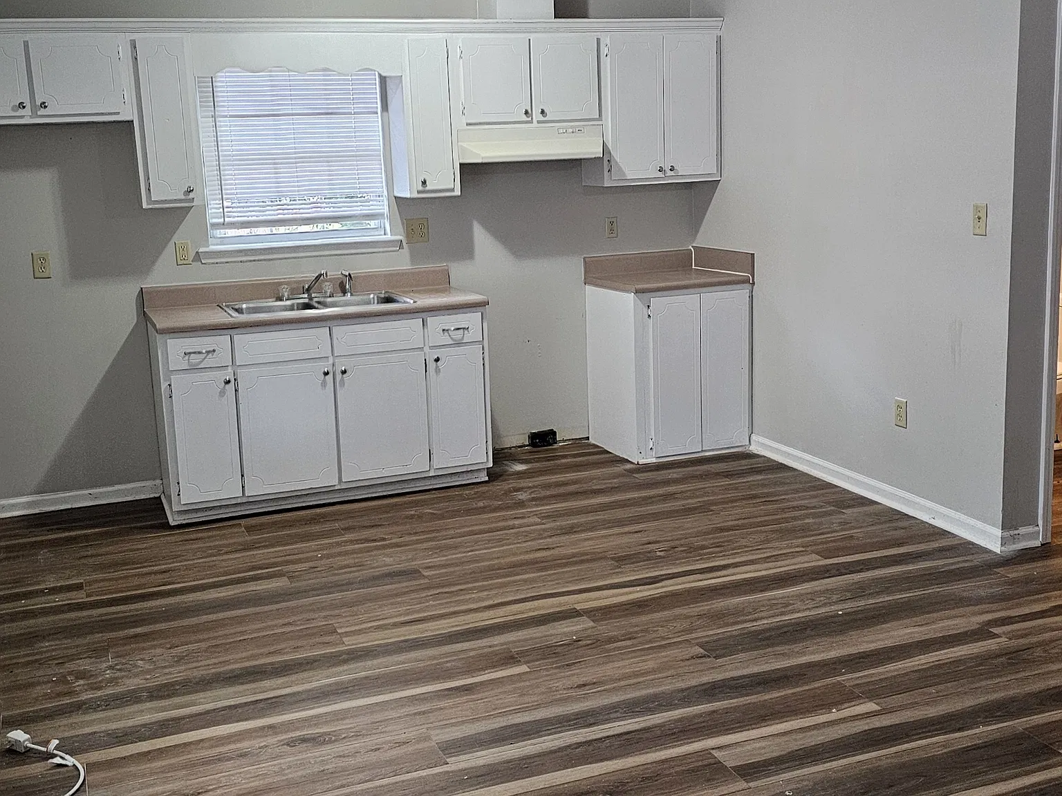 806 E Church St — Photo 4