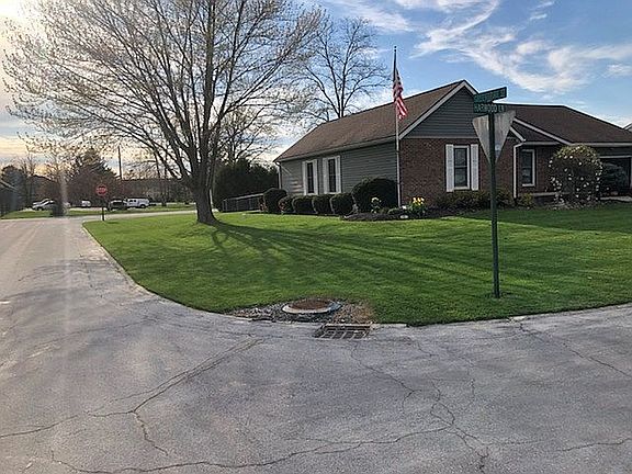 3rd image of 10 Harwood Ln