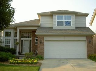 3048 Bridlewood Dr, Rochester, MI 48306