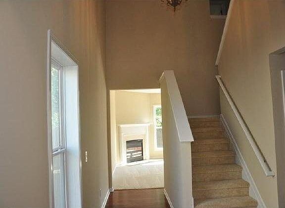 3rd image of 4136 Huntcliff Dr