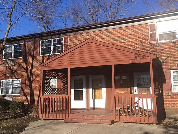 2nd image of 912 Garnet Dr #9F