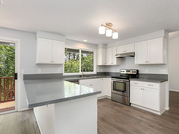 5th image of 7529 SE Lillian Ave