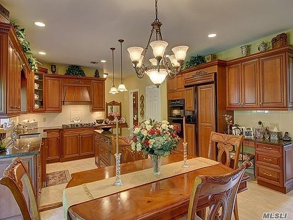 5th image of 5 Rolling Wood Ct
