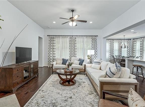 4th image of 5112 Texas Bluebell Dr