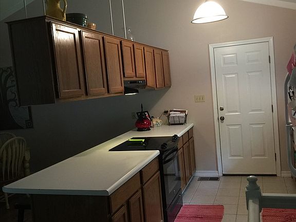 5th image of 200 Candlewick Dr