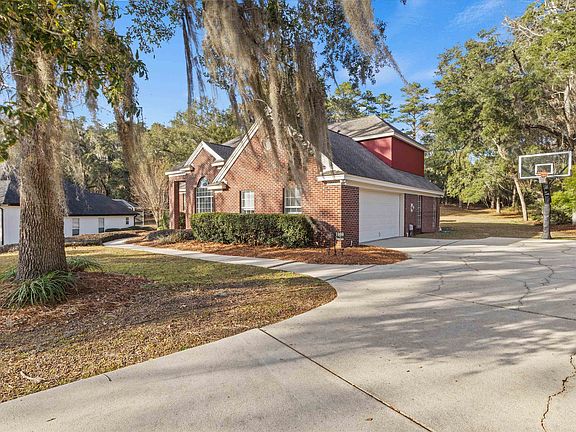 3rd image of 1000 Vireos Cir