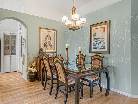 5th image of 4932 Worthington Cir NE