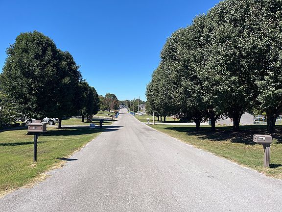 5th image of 111 Village Cir
