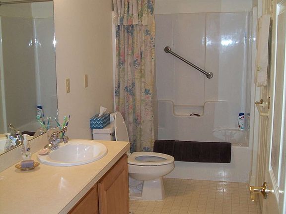5th image of 23391 Elmwood Ln