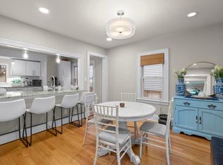 456 Quaker Ln S, West Hartford, CT 06110