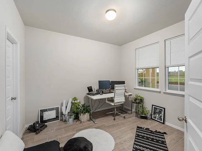 308 Catalina Dr — Photo 11