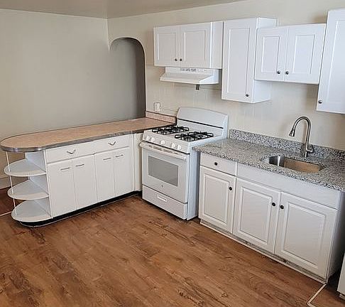 3rd image of 422 E Roosevelt Blvd Floor 2
