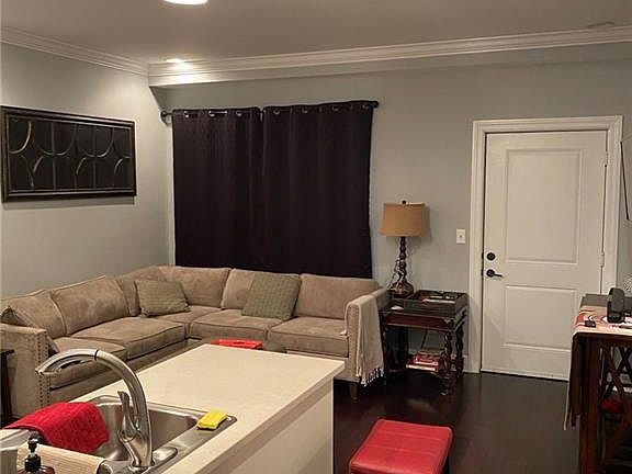 3rd image of 1426 Bryant Cir #6