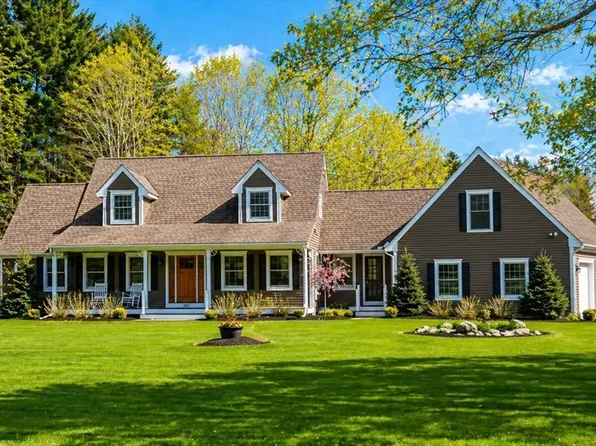 352 North Ave, Rochester, MA 02770