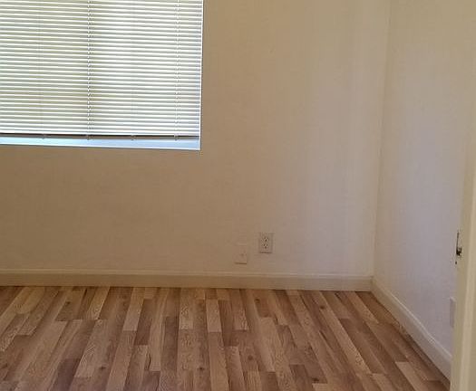 5th image of 720 Woodrow Ave #B